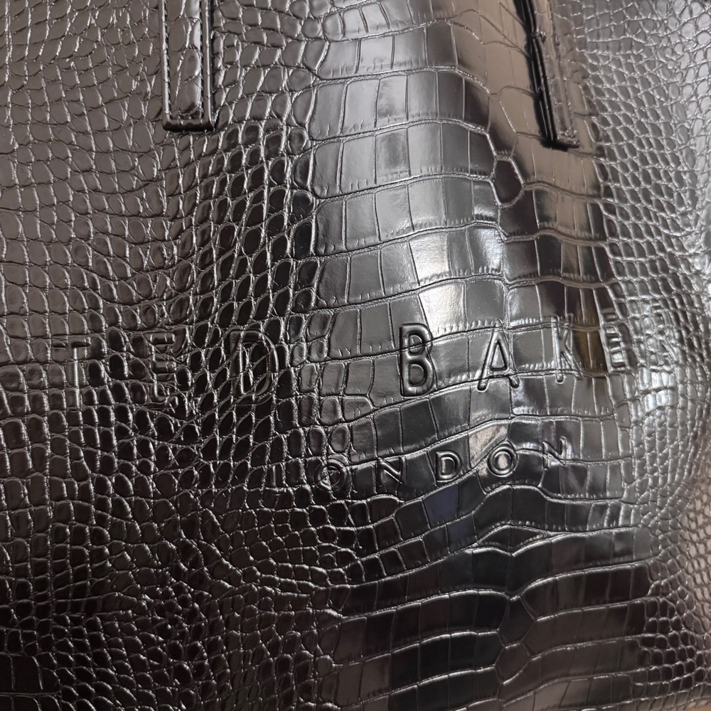 NWT Women TED BAKER Large Icon faux croc embossed classic black Shopper Tote bag - Picture 4 of 6